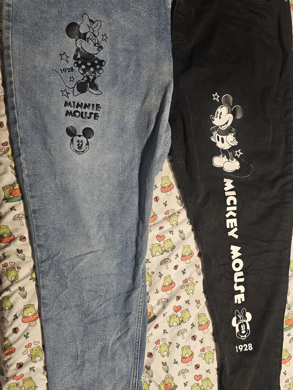 Disney WOMENS Split Mickey & Minnie Skinny Jeans